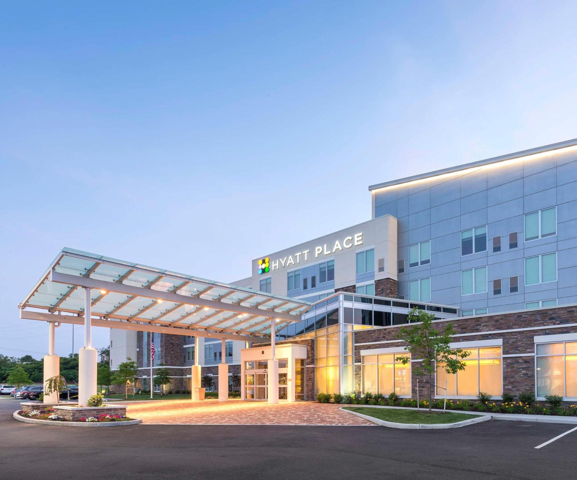 Hyatt Place Canton Lake Cable Exterior photo